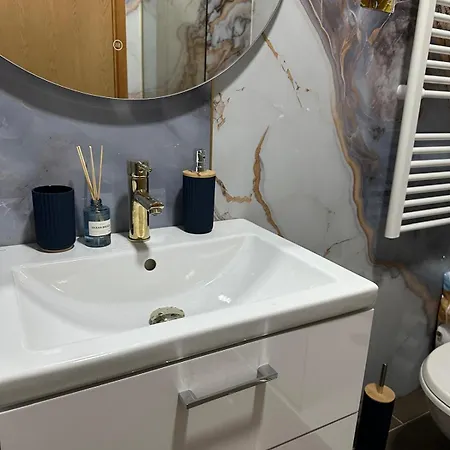 Apartment Bamboo Garden